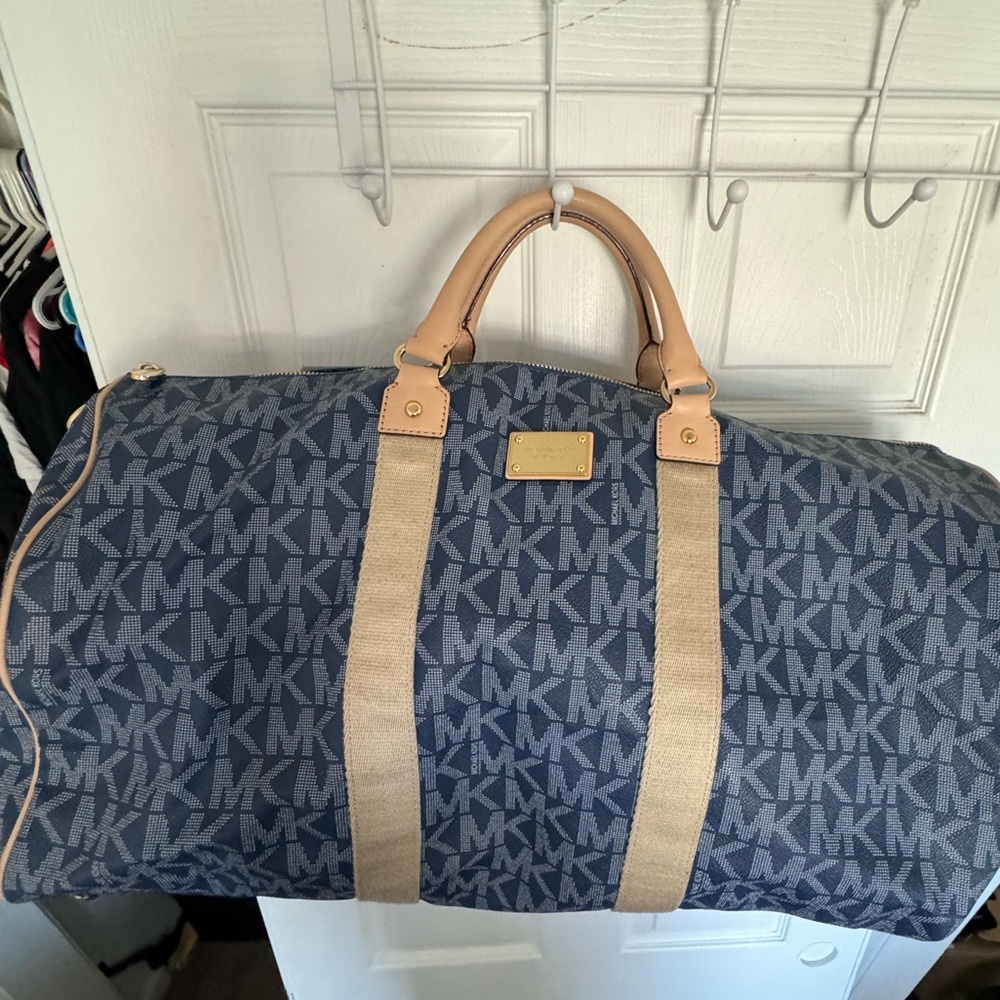 Michael Kors Duffle Bag - Picture 1 of 1